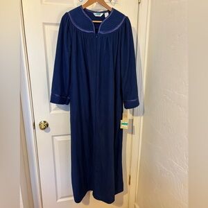 Beautiful Vintage Mervyn’s Mrs. Roper’s Style Robe Still Has Tags Size Large